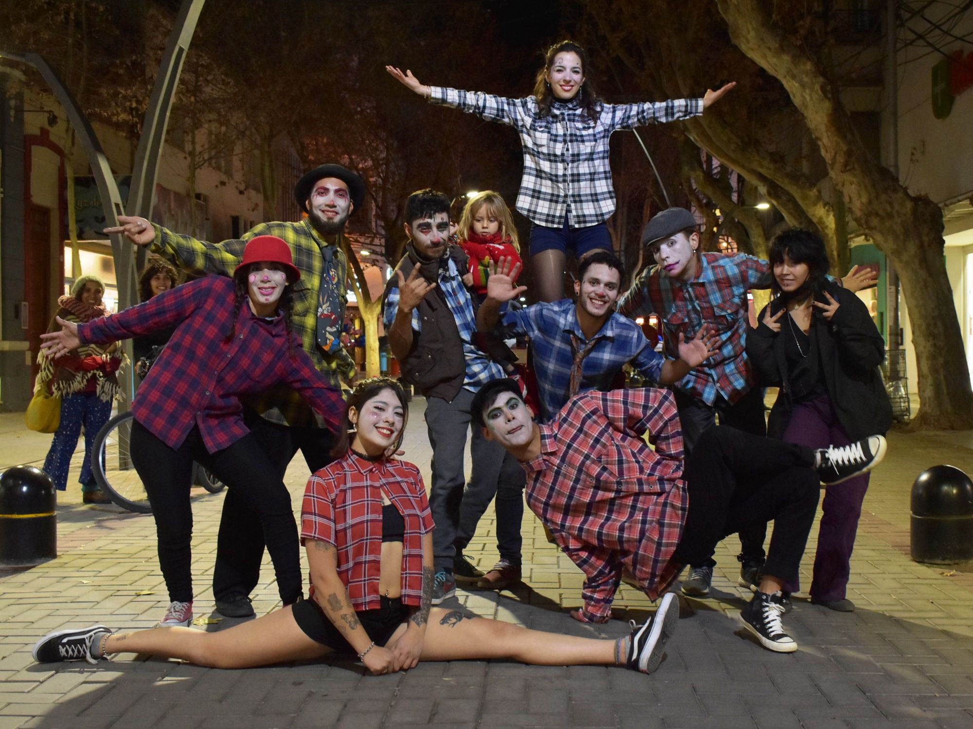 ¡ValleCirco en la peatonal! 🎪🤸🏽🎭🤹🏻